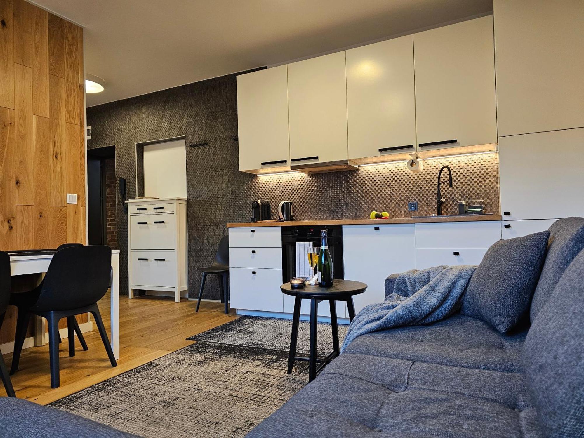 Urban Apartments Premium No 3, Free Private Parking, Self Check-In Chorzów Buitenkant foto